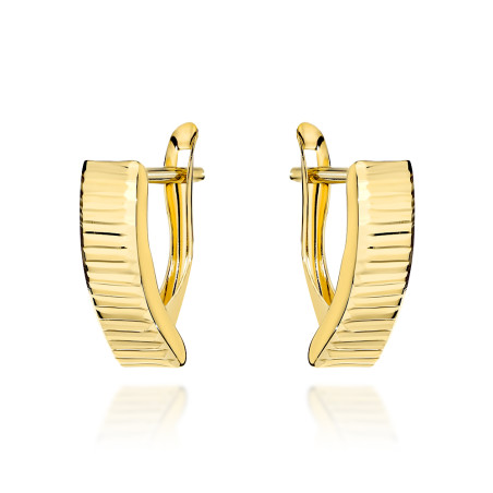 Kolczyki złote z diamentowanymi poprzecznymi paskami