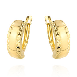 Kolczyki złote diamentowane na obu brzegach szer. 5 mm