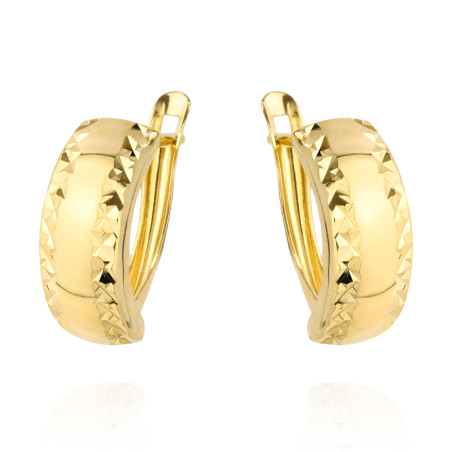 Kolczyki złote diamentowane na obu brzegach szer. 5 mm